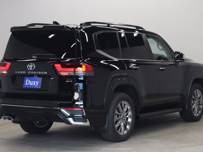 صورة 33 لـ 2025 Toyota LAND CRUISER 300