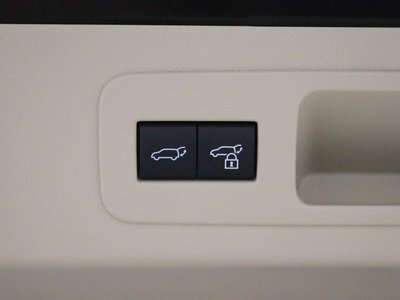 صورة 39 لـ 2025 Toyota LAND CRUISER 300