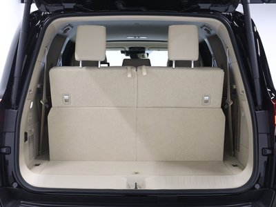 صورة 40 لـ 2025 Toyota LAND CRUISER 300