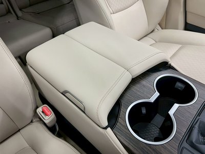 صورة 63 لـ 2025 Toyota LAND CRUISER 300