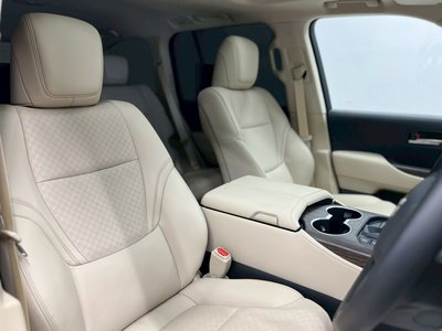 صورة 45 لـ 2025 Toyota LAND CRUISER 300