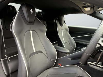 صورة 16 لـ 2025 Ferrari ROMA SPIDER
