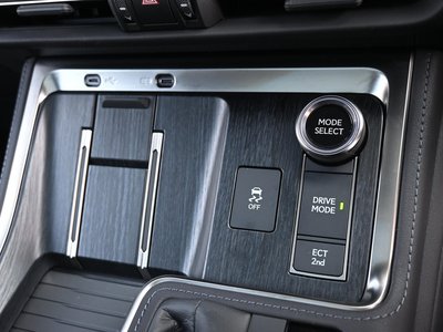 2025 Lexus GX — миниатюра 22