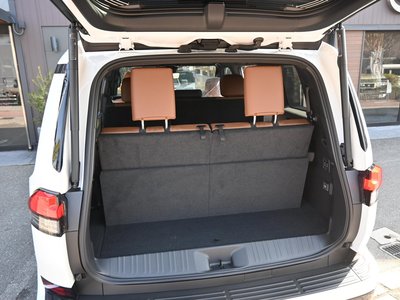 2025 Lexus GX — миниатюра 40