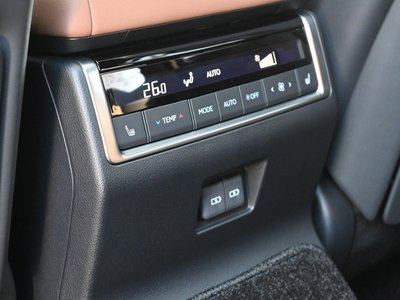 2025 Lexus GX — миниатюра 37