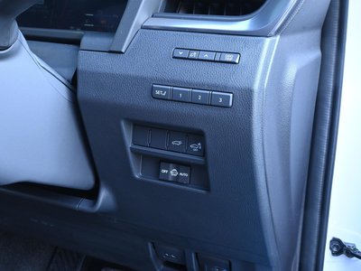 2025 Lexus GX — миниатюра 20