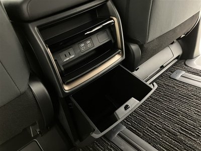 صورة 30 لـ 2025 Toyota ALPHARD