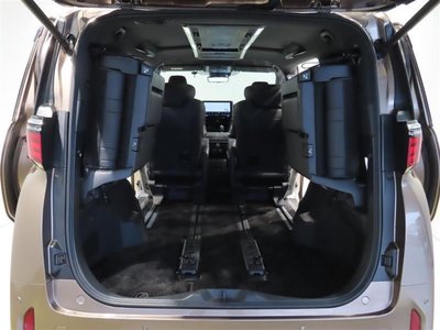 صورة 20 لـ 2023 Toyota ALPHARD