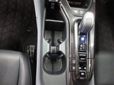 صورة 18 لـ 2024 Toyota CROWN SPORT