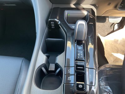 صورة مصغرة 33 لـ 2026 Toyota CROWN SPORT