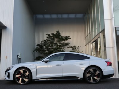 2024 AUDI E-TRON GT QUATTRO thumbnail 18