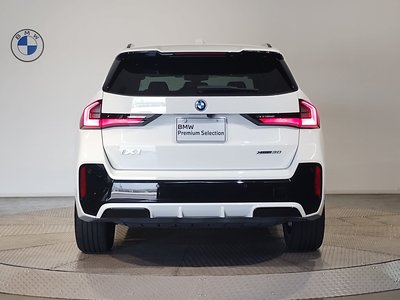 2025 BMW IX1 photo 8