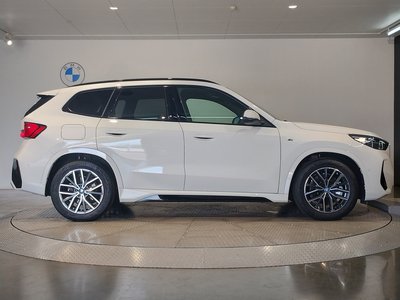 2025 BMW IX1 photo 10