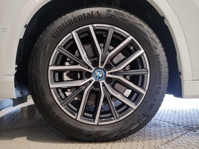 2025 BMW IX1 thumbnail 26