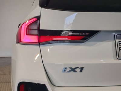 2025 BMW IX1 thumbnail 18