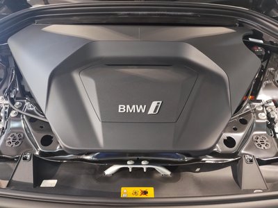 2025 BMW IX1 photo 12