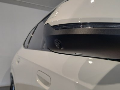 2025 BMW IX1 thumbnail 17