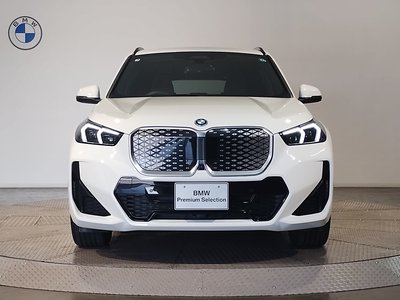 2025 BMW IX1 photo 5