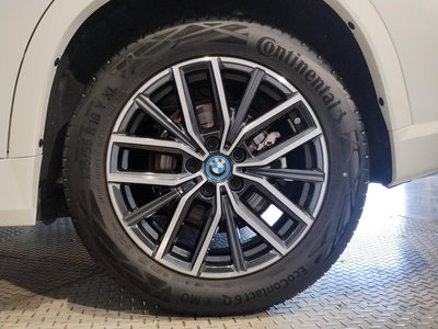 2025 BMW IX1 thumbnail 27