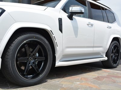 صورة 6 لـ 2024 Toyota LAND CRUISER 300