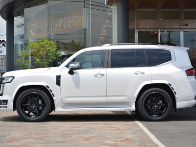 صورة 2 لـ 2024 Toyota LAND CRUISER 300