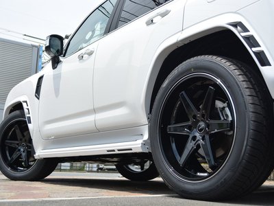 صورة 7 لـ 2024 Toyota LAND CRUISER 300