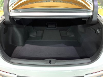 2023 Toyota CROWN CROSSOVER photo 13