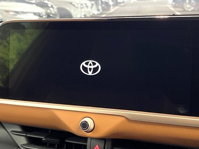 2023 Toyota CROWN CROSSOVER photo 5