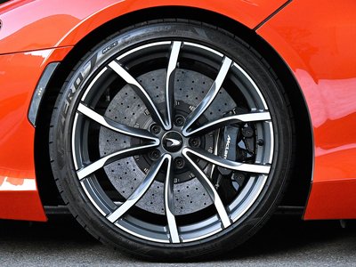 صورة 40 لـ 2023 Mclaren ARTURA