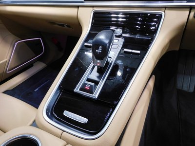 2023 Porsche PANAMERA photo 16