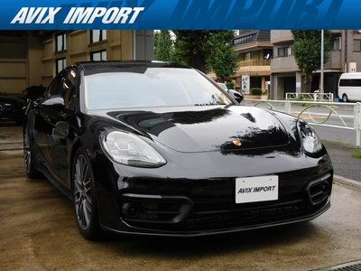 2023 Porsche PANAMERA photo 1