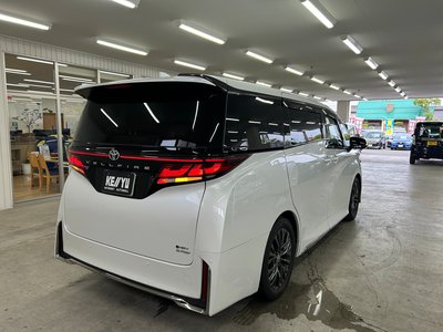 2024 Toyota VELLFIRE photo 4
