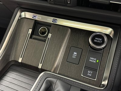 2025 Lexus GX photo 15