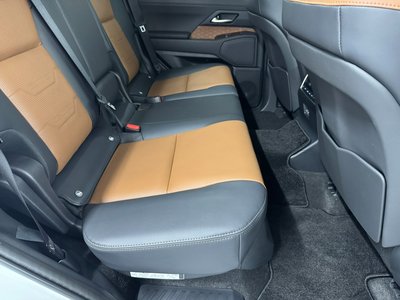 2025 Lexus GX thumbnail 50