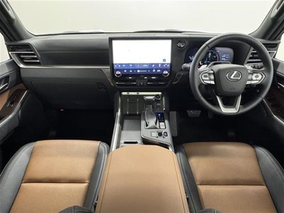 2025 Lexus GX photo 3