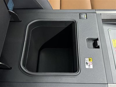 2025 Lexus GX thumbnail 18