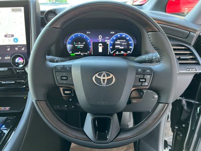 صورة 57 لـ 2025 Toyota ALPHARD