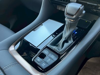 صورة 51 لـ 2025 Toyota ALPHARD