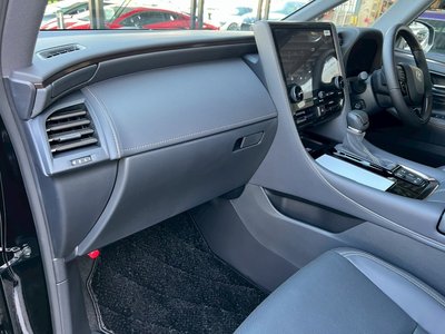 صورة 41 لـ 2025 Toyota ALPHARD