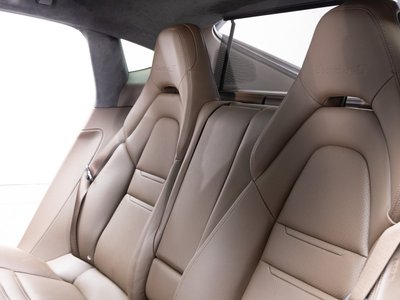 صورة 50 لـ 2018 Porsche PANAMERA