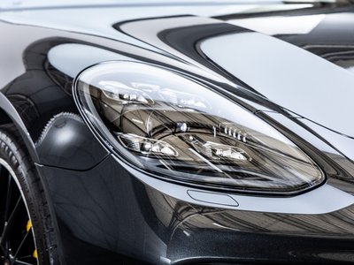 صورة 14 لـ 2018 Porsche PANAMERA