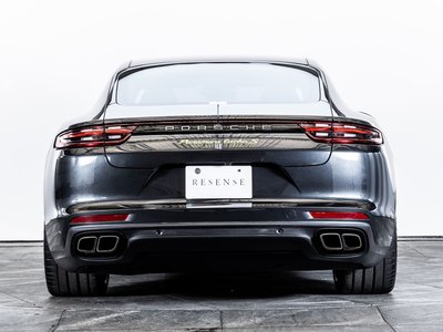 صورة 33 لـ 2018 Porsche PANAMERA