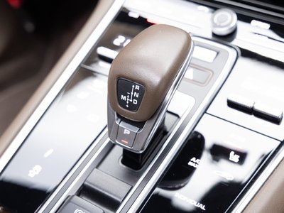 صورة 54 لـ 2018 Porsche PANAMERA