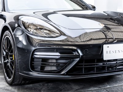 صورة 12 لـ 2018 Porsche PANAMERA