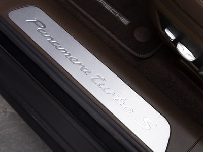 صورة 69 لـ 2018 Porsche PANAMERA