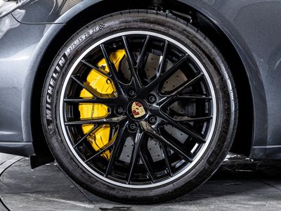 صورة 23 لـ 2018 Porsche PANAMERA