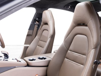 صورة 48 لـ 2018 Porsche PANAMERA