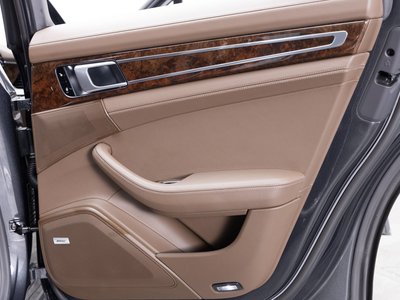 صورة 71 لـ 2018 Porsche PANAMERA