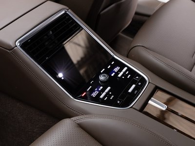 صورة 73 لـ 2018 Porsche PANAMERA