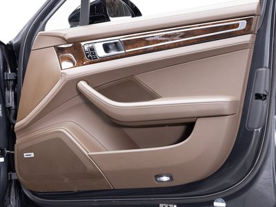 صورة 64 لـ 2018 Porsche PANAMERA